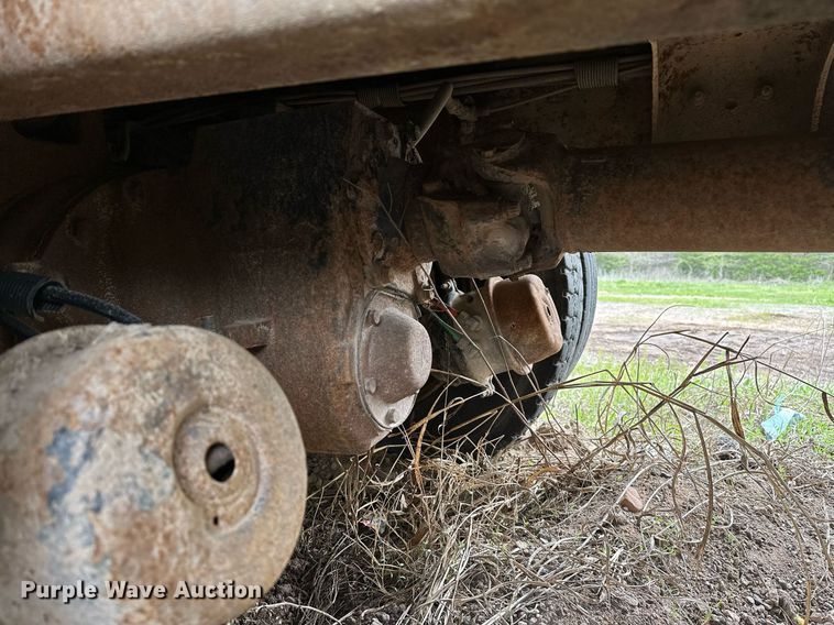 image for item LR9653 1993 Ford FT900  dump truck