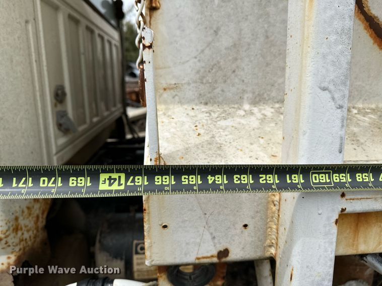 image for item LR9653 1993 Ford FT900  dump truck