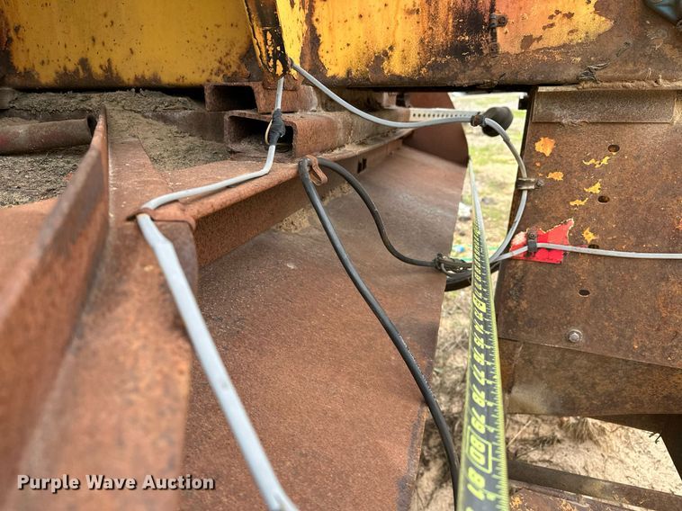 image for item LR9653 1993 Ford FT900  dump truck