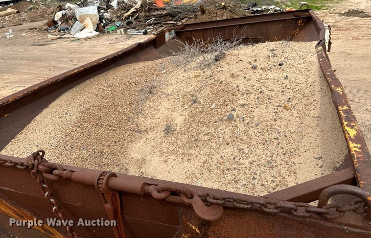 image for item LR9653 1993 Ford FT900  dump truck