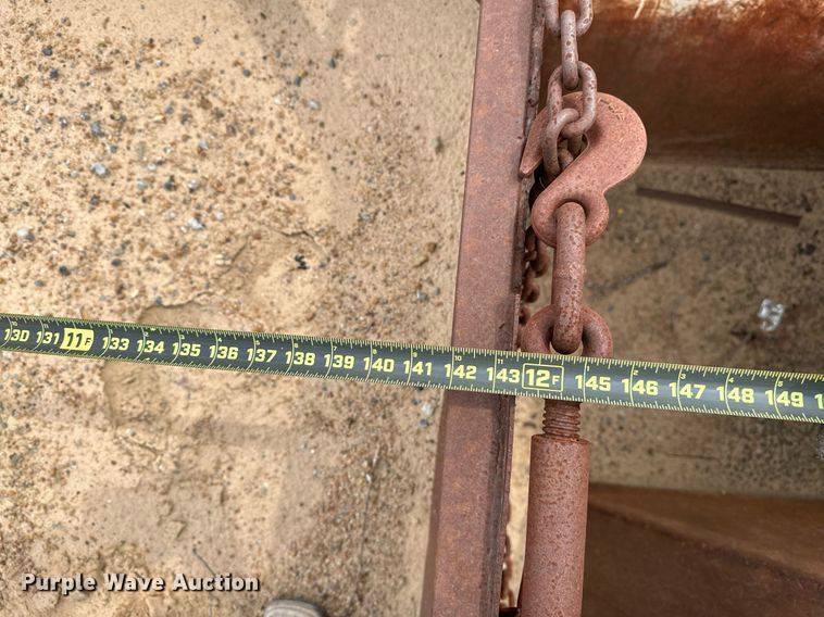 image for item LR9653 1993 Ford FT900  dump truck