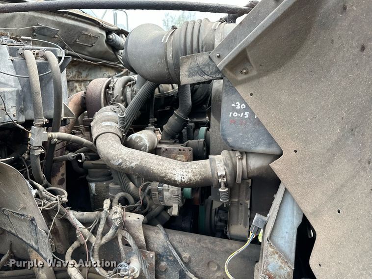 image for item LR9653 1993 Ford FT900  dump truck