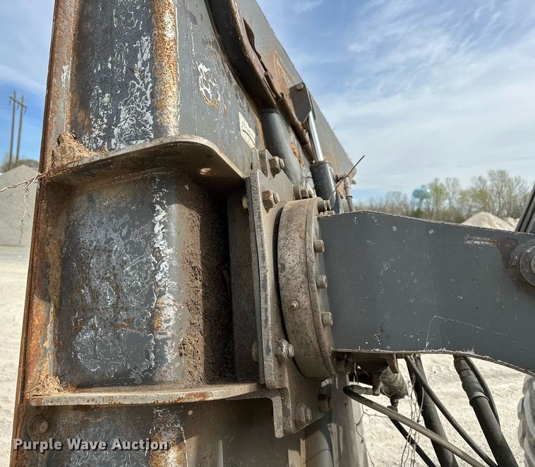 image for item LR9656 Kubota M108S  MFWD tractor