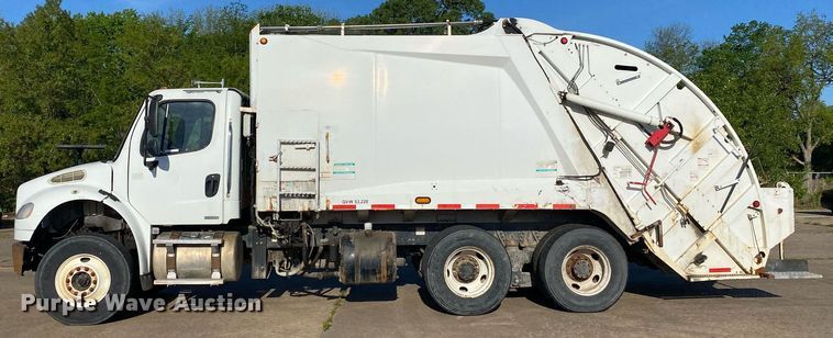 image for item LR9711 2011 Freightliner Business Class M2  refuse truck