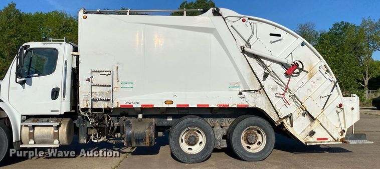 image for item LR9711 2011 Freightliner Business Class M2  refuse truck