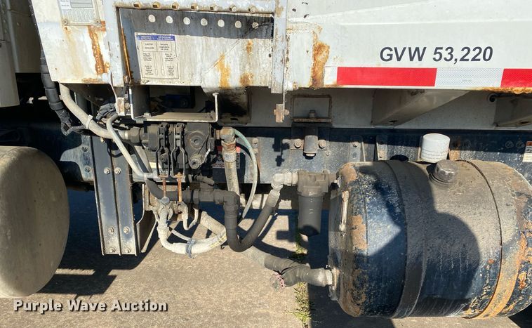 image for item LR9711 2011 Freightliner Business Class M2  refuse truck