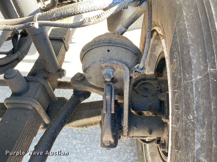 image for item LR9711 2011 Freightliner Business Class M2  refuse truck