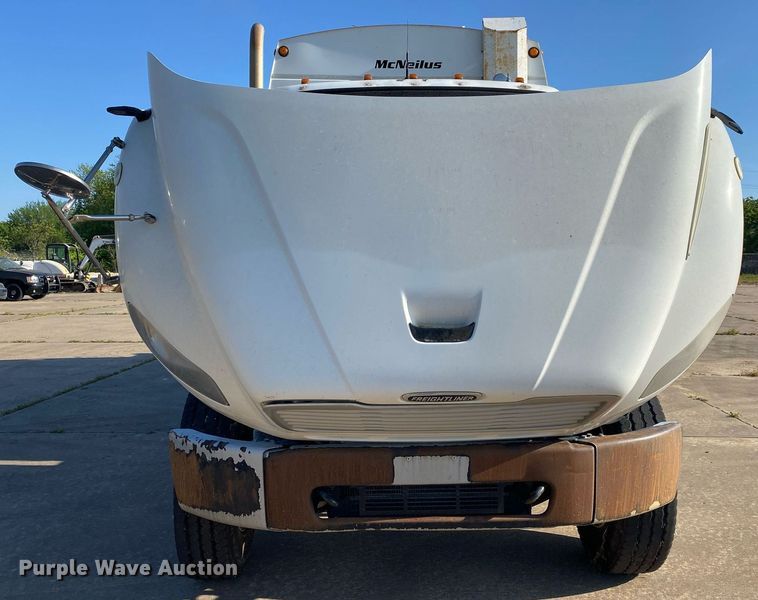 image for item LR9711 2011 Freightliner Business Class M2  refuse truck