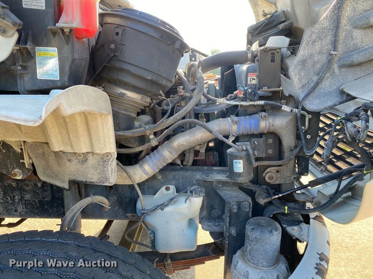 image for item LR9711 2011 Freightliner Business Class M2  refuse truck