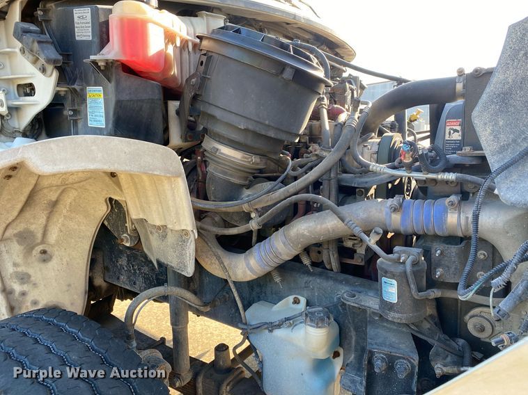 image for item LR9711 2011 Freightliner Business Class M2  refuse truck