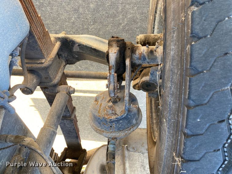 image for item LR9711 2011 Freightliner Business Class M2  refuse truck