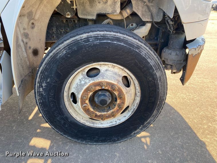 image for item LR9711 2011 Freightliner Business Class M2  refuse truck