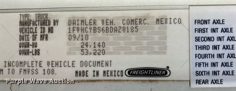 image for item LR9711 2011 Freightliner Business Class M2  refuse truck