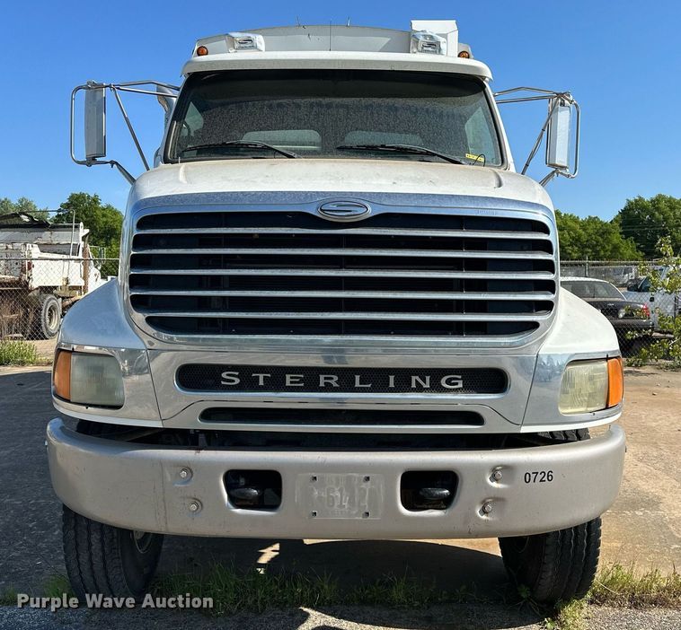 image for item LR9725 2007 Sterling L8500  refuse truck