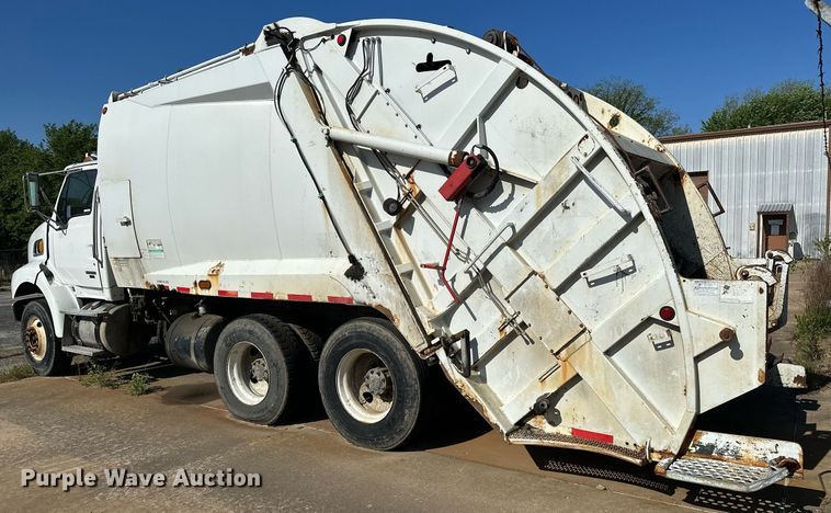 image for item LR9725 2007 Sterling L8500  refuse truck