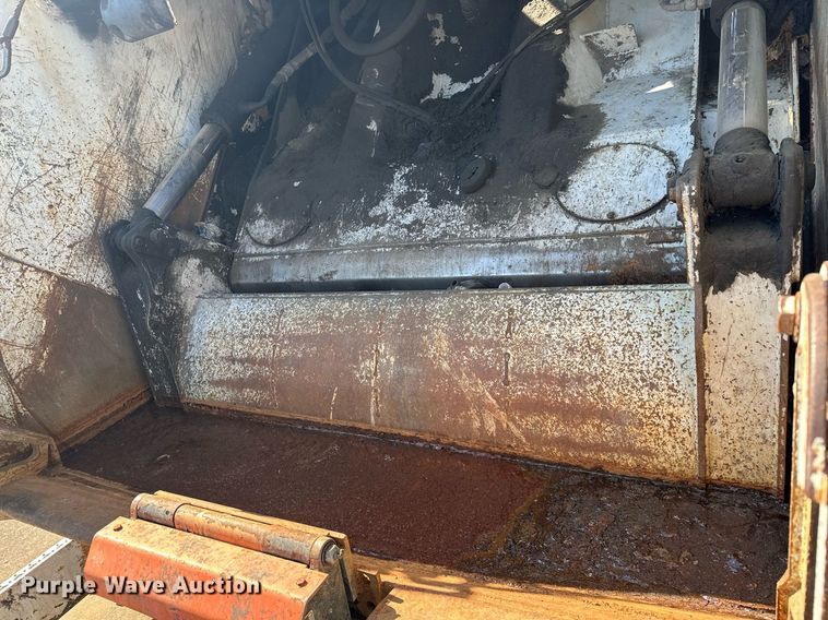 image for item LR9725 2007 Sterling L8500  refuse truck