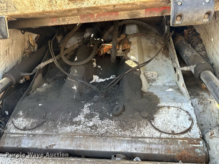 image for item LR9725 2007 Sterling L8500  refuse truck