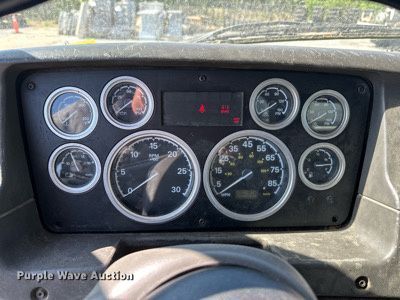 image for item LR9725 2007 Sterling L8500  refuse truck