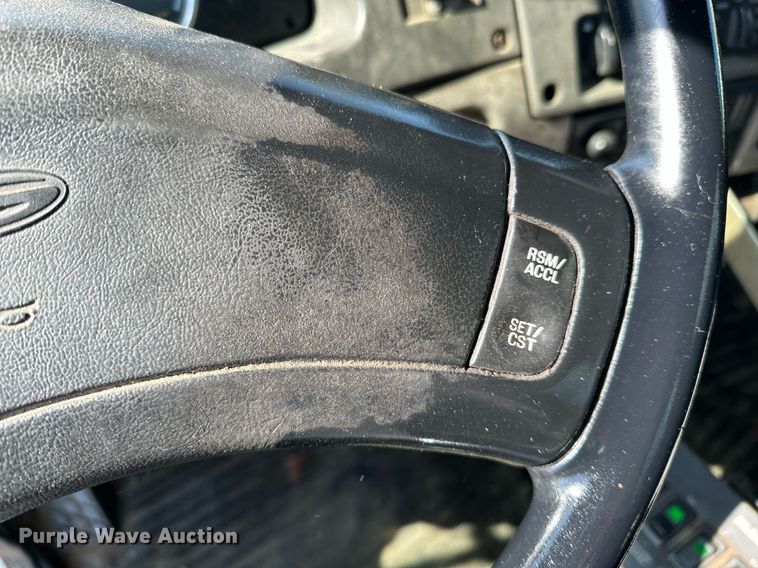 image for item LR9725 2007 Sterling L8500  refuse truck