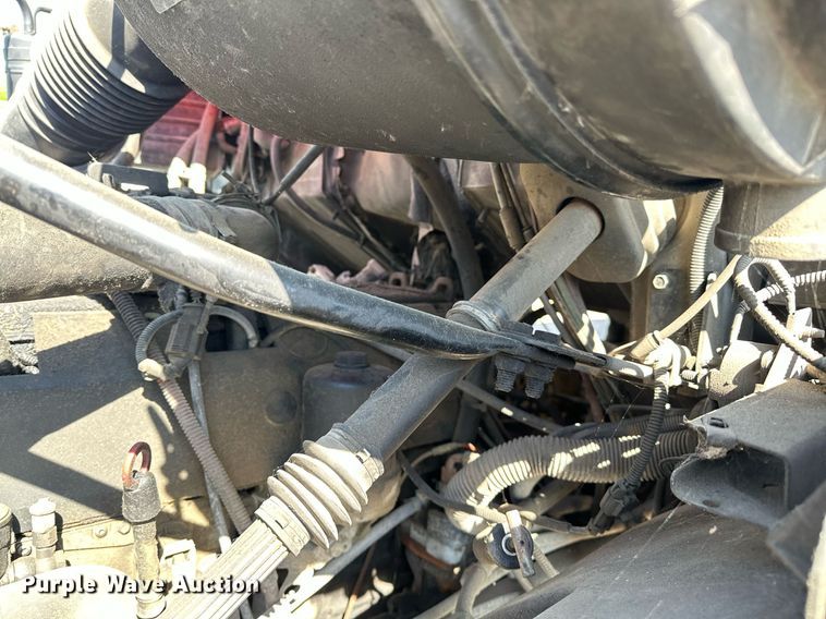 image for item LR9725 2007 Sterling L8500  refuse truck