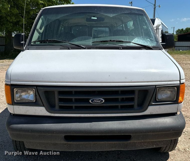image for item LR9759 2003 Ford E350 Super Duty XL  van