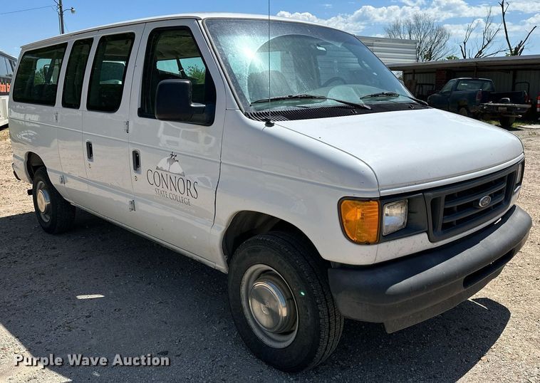 image for item LR9759 2003 Ford E350 Super Duty XL  van