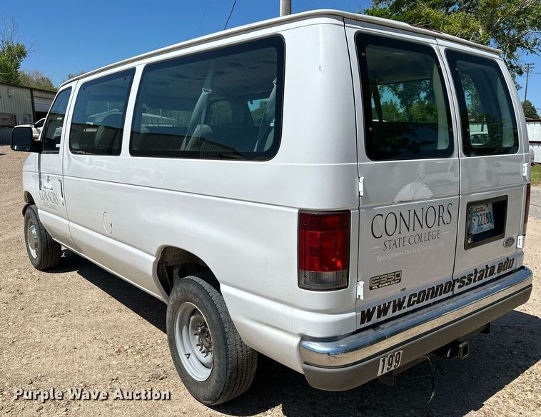 image for item LR9759 2003 Ford E350 Super Duty XL  van