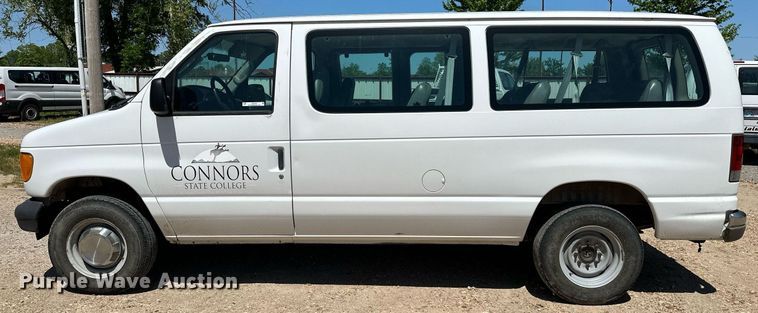 image for item LR9759 2003 Ford E350 Super Duty XL  van