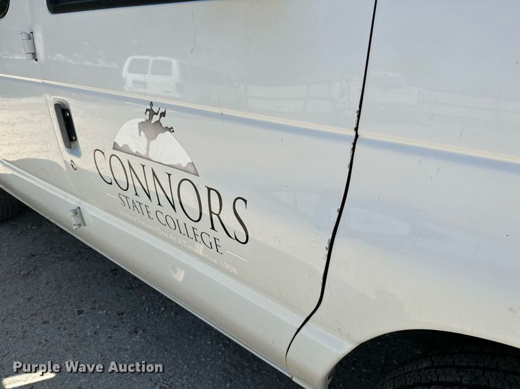 image for item LR9759 2003 Ford E350 Super Duty XL  van