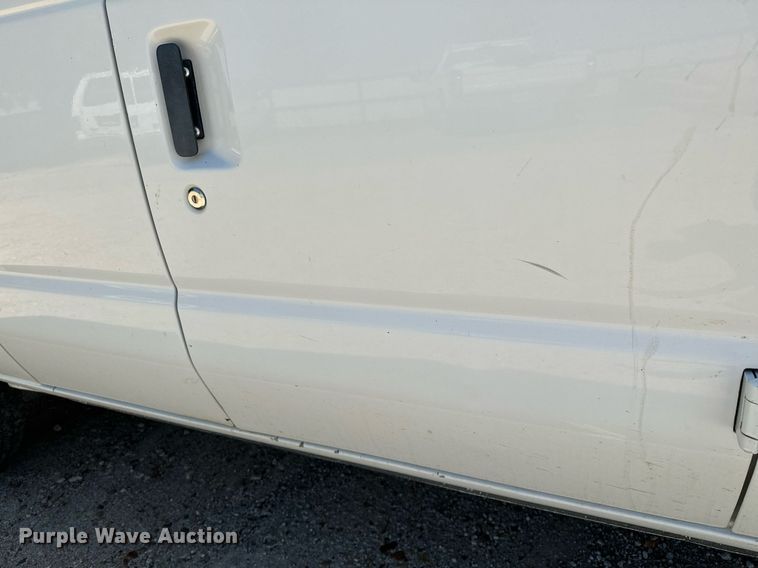image for item LR9759 2003 Ford E350 Super Duty XL  van