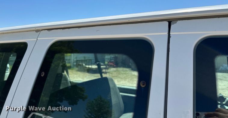 image for item LR9759 2003 Ford E350 Super Duty XL  van