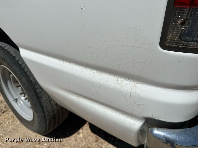 image for item LR9759 2003 Ford E350 Super Duty XL  van