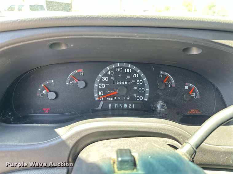 image for item LR9759 2003 Ford E350 Super Duty XL  van