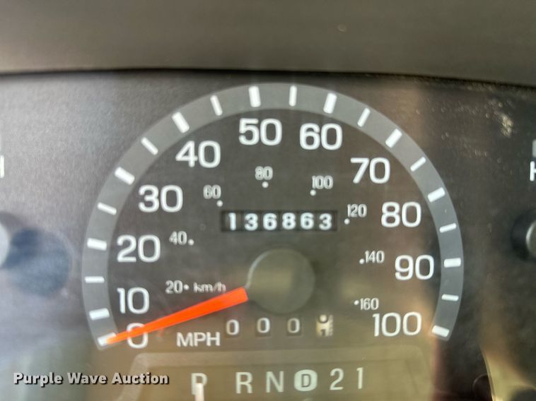 image for item LR9759 2003 Ford E350 Super Duty XL  van