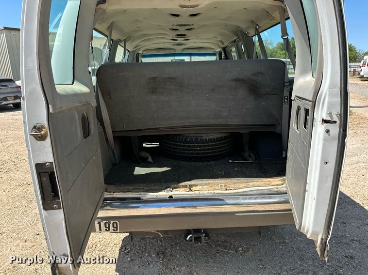 image for item LR9759 2003 Ford E350 Super Duty XL  van