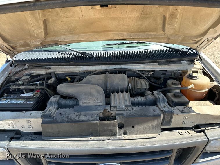 image for item LR9759 2003 Ford E350 Super Duty XL  van