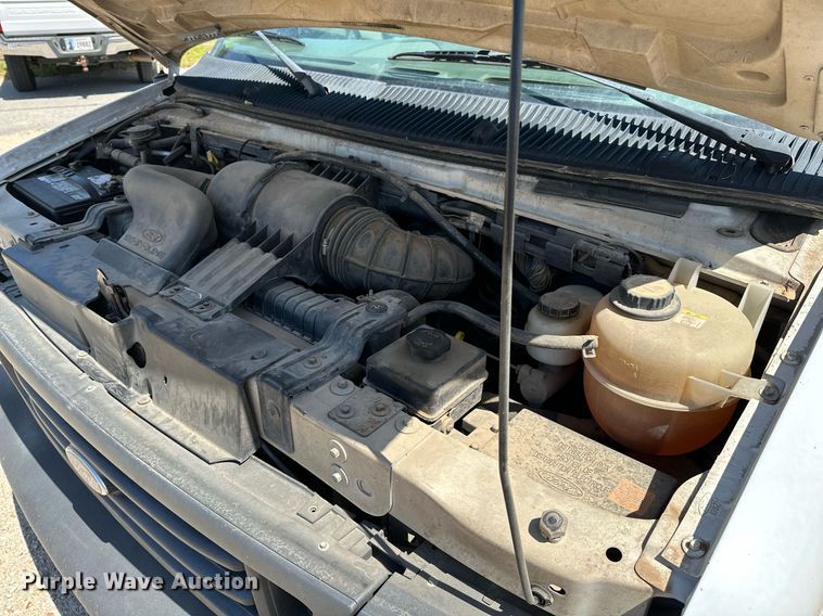 image for item LR9759 2003 Ford E350 Super Duty XL  van