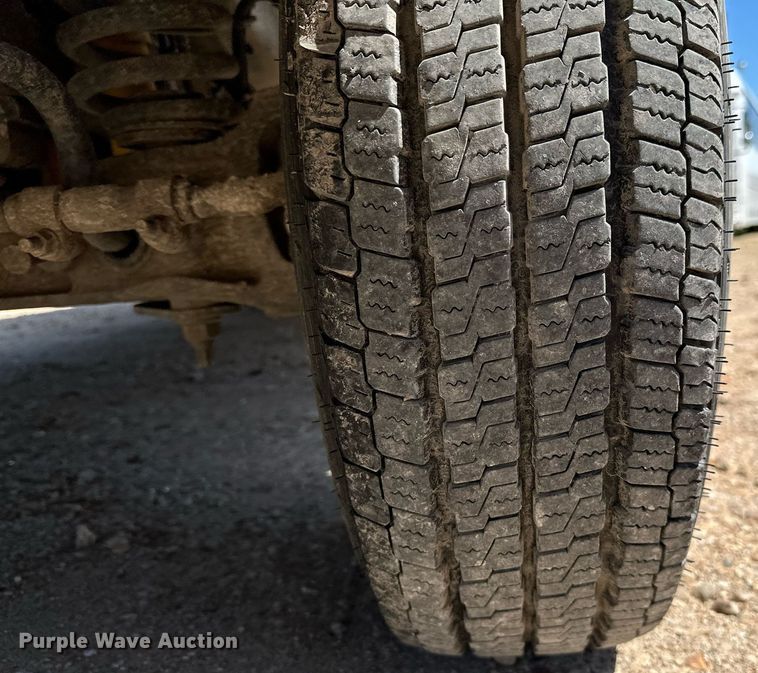 image for item LR9759 2003 Ford E350 Super Duty XL  van