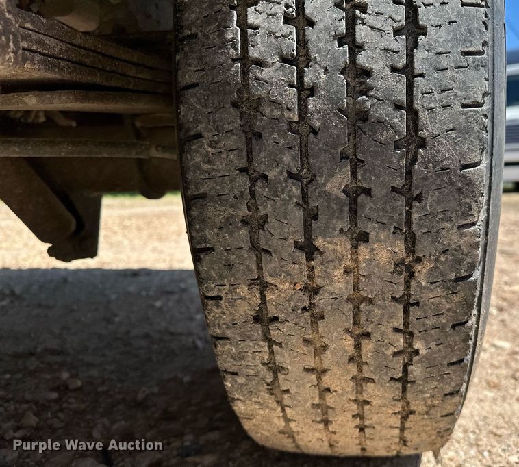 image for item LR9759 2003 Ford E350 Super Duty XL  van