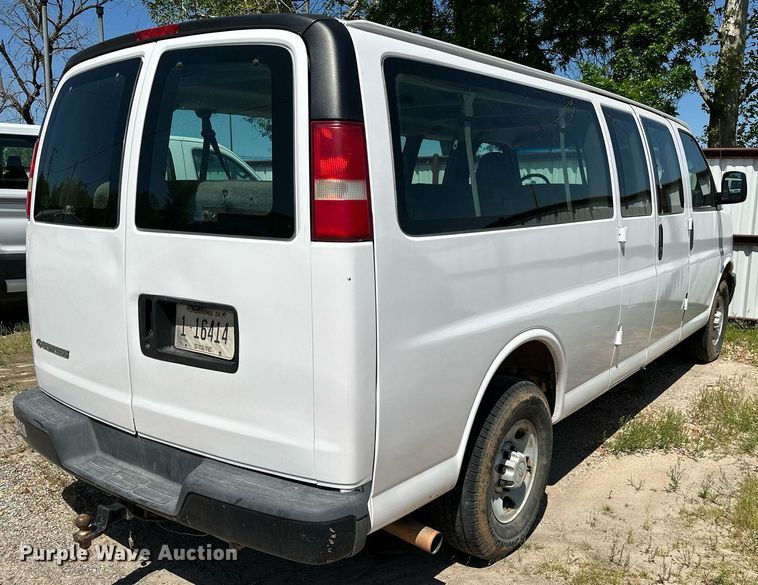 image for item LR9760 2007 Chevrolet Express  van
