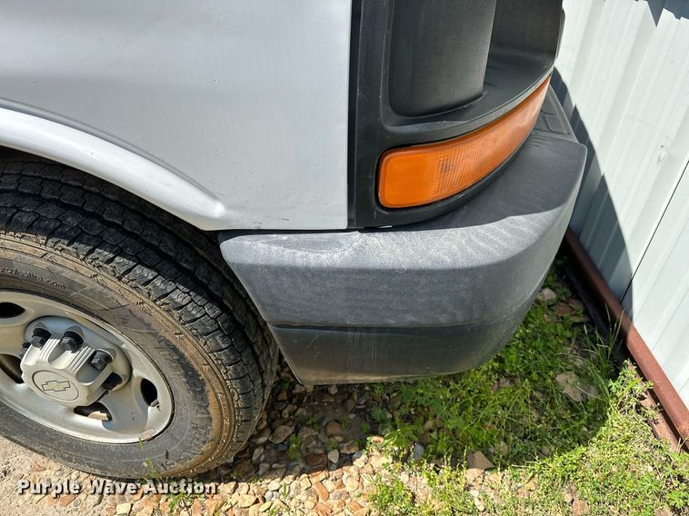 image for item LR9760 2007 Chevrolet Express  van