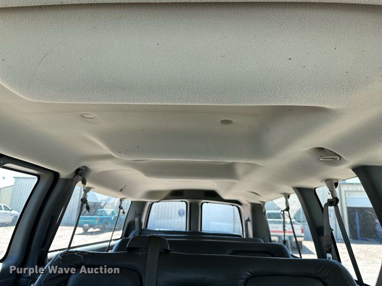 image for item LR9760 2007 Chevrolet Express  van