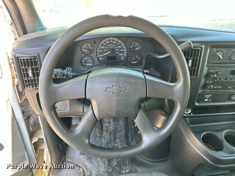 image for item LR9760 2007 Chevrolet Express  van