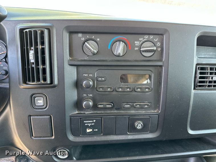 image for item LR9760 2007 Chevrolet Express  van