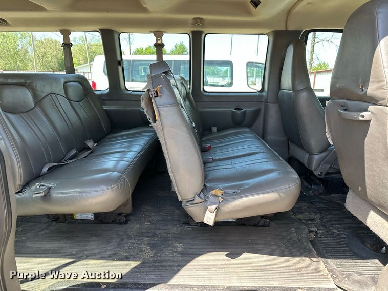 image for item LR9760 2007 Chevrolet Express  van