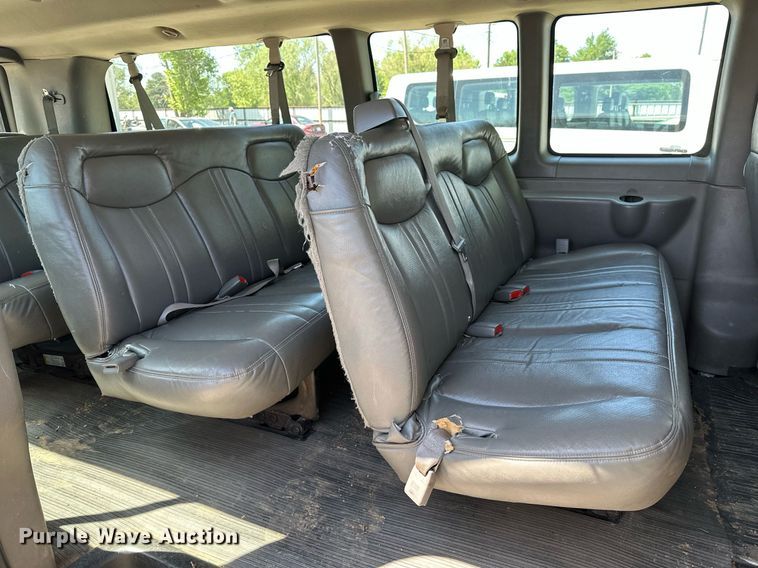 image for item LR9760 2007 Chevrolet Express  van