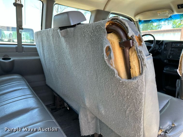 image for item LR9760 2007 Chevrolet Express  van