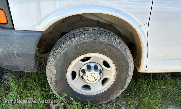 image for item LR9760 2007 Chevrolet Express  van