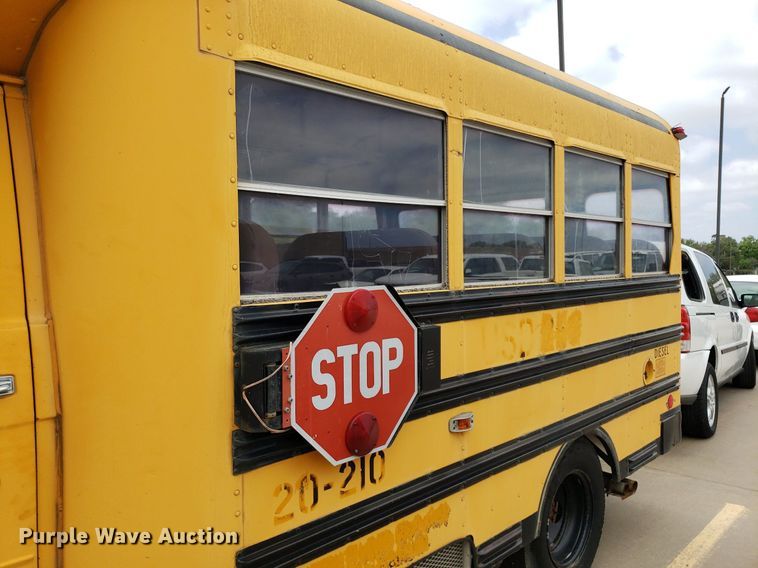 image for item LT9719 1990 Chevrolet G30  school bus