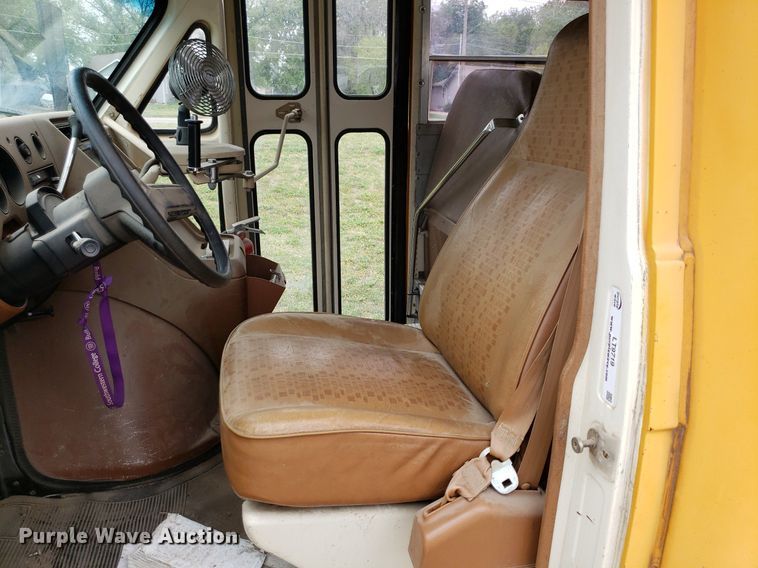 image for item LT9719 1990 Chevrolet G30  school bus